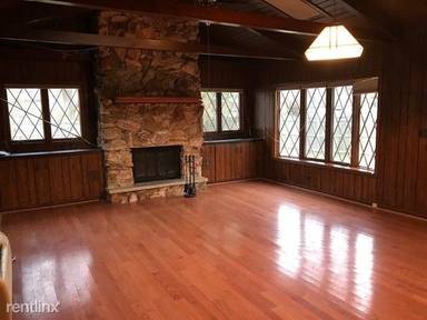 Main picture of 9225 Mason Ave