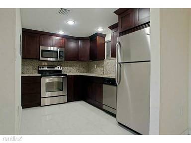 Main picture of 411 SW 37th Ave