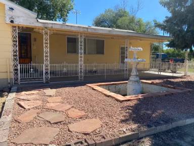 Main picture of 517 Stanton Ave