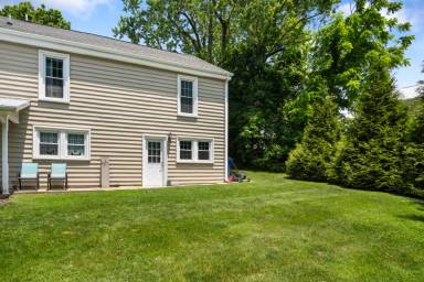 Main picture of 545 Montgomery St