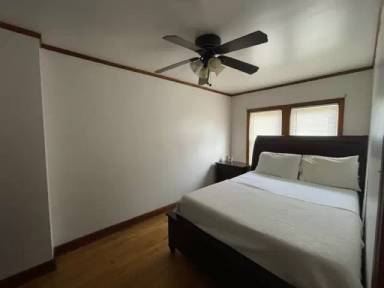 Main picture of 3236 W 64th St