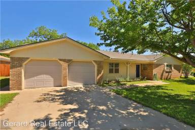 Main picture of 2966 Arrowhead Dr