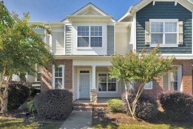 Main picture of 127 Walnut Cove Dr