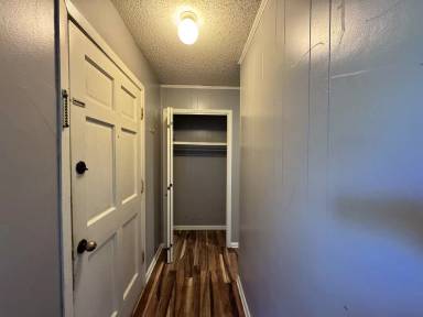 Main picture of 203 John Sims Pkwy W