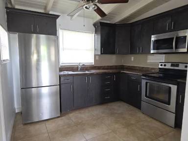 Main picture of 3701 SW 48th Ave