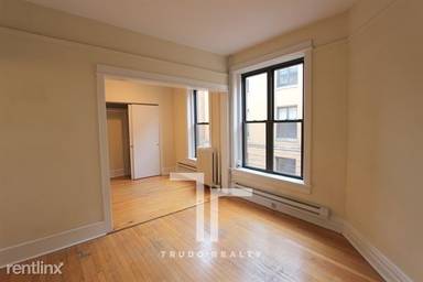 Main picture of 428-438 W Belden Ave