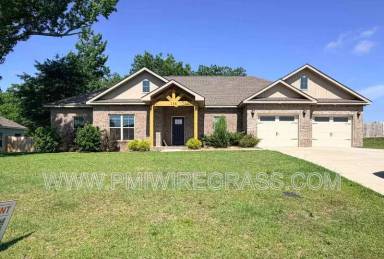 Main picture of 185 County Road 758