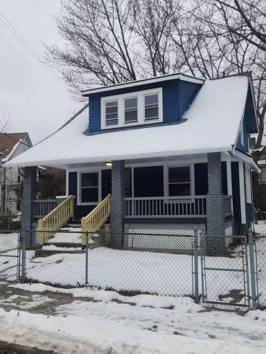 Main picture of 1140 E 144th St