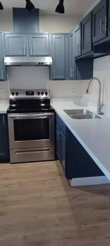 Main picture of 925 E McKinley St Apartments