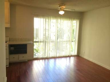 Main picture of 530 Veteran Ave