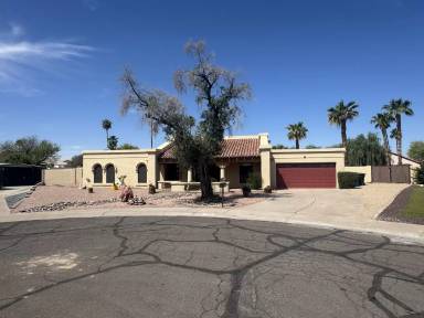 Main picture of 1901 E Redmon Dr
