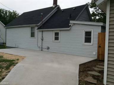 Main picture of 210 Mardell Pl SW