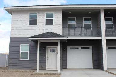 Main picture of 605 E St