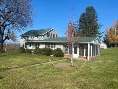 Main picture of 30 Coy Rd