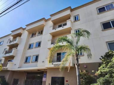 Main picture of 13525 Vanowen St