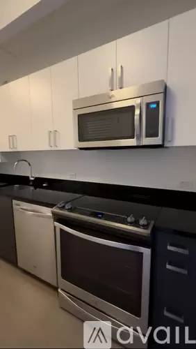 Main picture of 50 Pine St