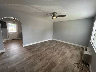 Main picture of 1905 E Walnut Ave