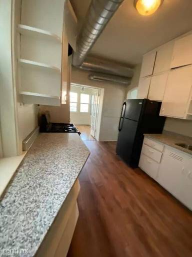 Main picture of 5124 S Michigan Ave