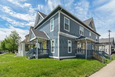 Main picture of 641 E 31st St