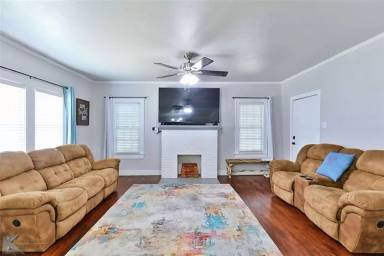 Main picture of 1010 Stowe St