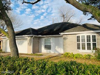 Main picture of 19402 Navarro Mills Dr