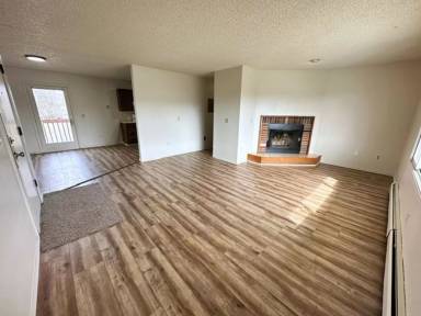 Main picture of 904 E 12th Ave
