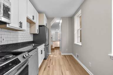 Main picture of 2037 Jefferson St