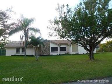 Main picture of 16640 SW 153rd Pl