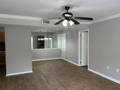 Main picture of Courtyard Condominiums