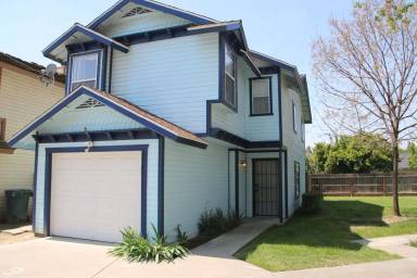 Main picture of 2406 W Packwood Dr