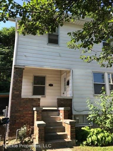 Main picture of 409 W 3rd St