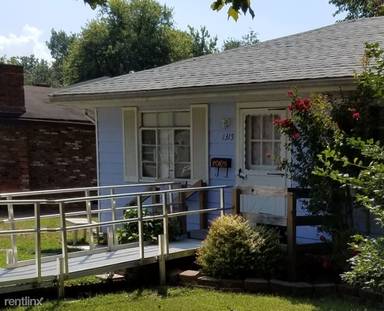 Main picture of 1301 S Parker Dr