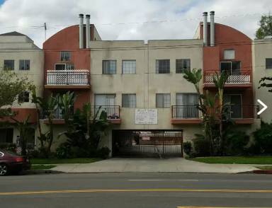 Main picture of 6825 Haskell Ave