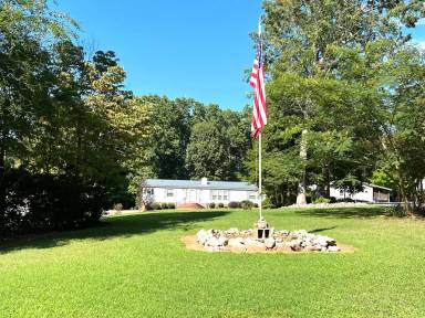 Main picture of 28 Martin Ln