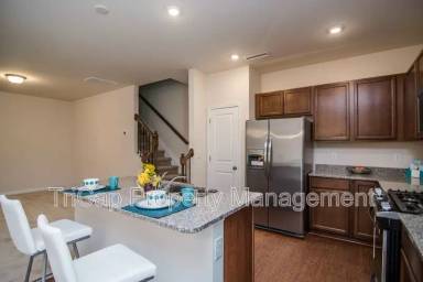 Main picture of 343 White Oak Ridge Dr