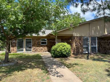 Main picture of 5706 S Harvard Ct