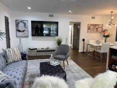 Main picture of 1267 N Laurel Ave