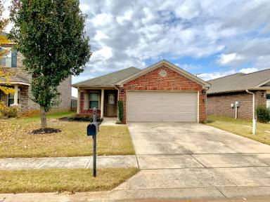Main picture of 122 Pitts Griffin Dr