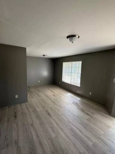 Main picture of 2260 W McDowell Rd