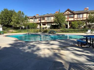 Main picture of 22525 Sherman Way