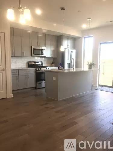 Main picture of 2130-44 Kensington Ct