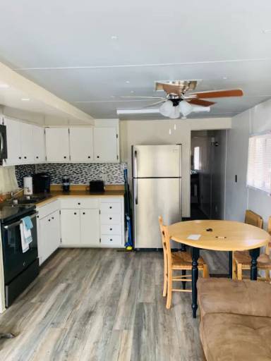 Main picture of 3403 E Main St