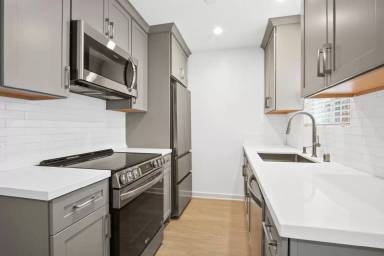 Main picture of 117 Strand St