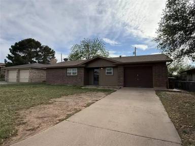Main picture of 1905 Meadowbrook Dr