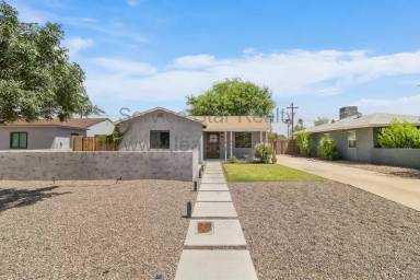 Main picture of 1316 W Glenrosa Ave