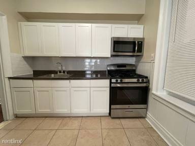 Main picture of 165 W 48th St