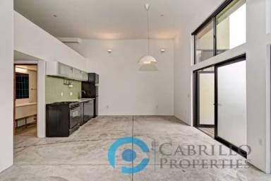 Main picture of Hillcrest - Centre St Lofts