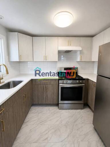 Main picture of 632 Cora Pl