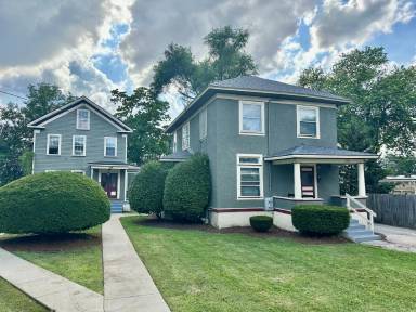 Main picture of 334 Raymond St