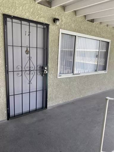 Main picture of 444 E Rowland St